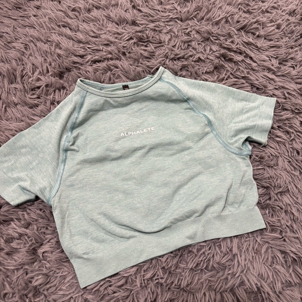 Alphalete crop top
